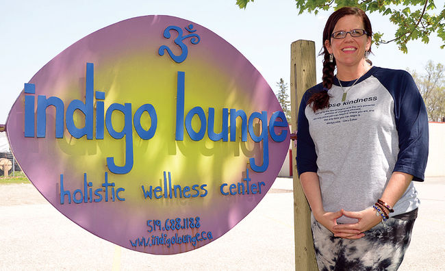 kelly at the indigo lounge