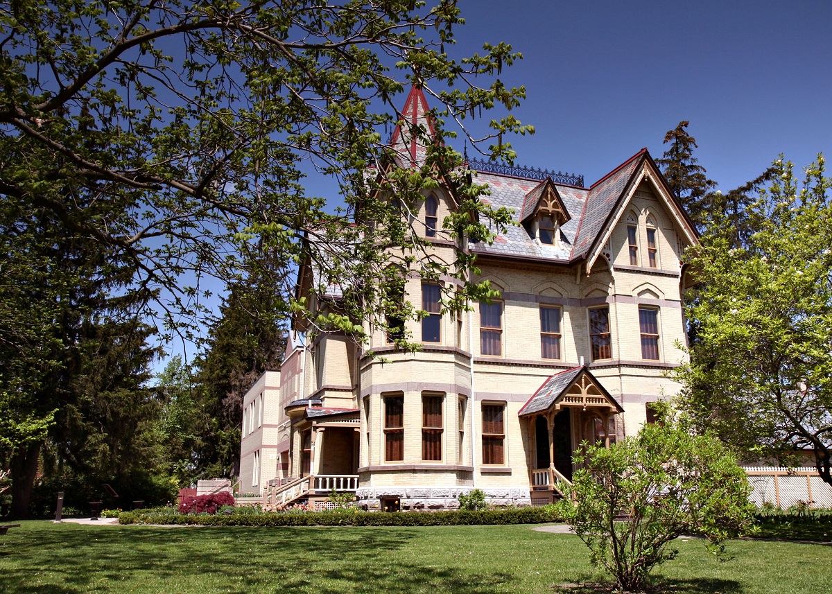 Annandale House National Historic Site Exterior