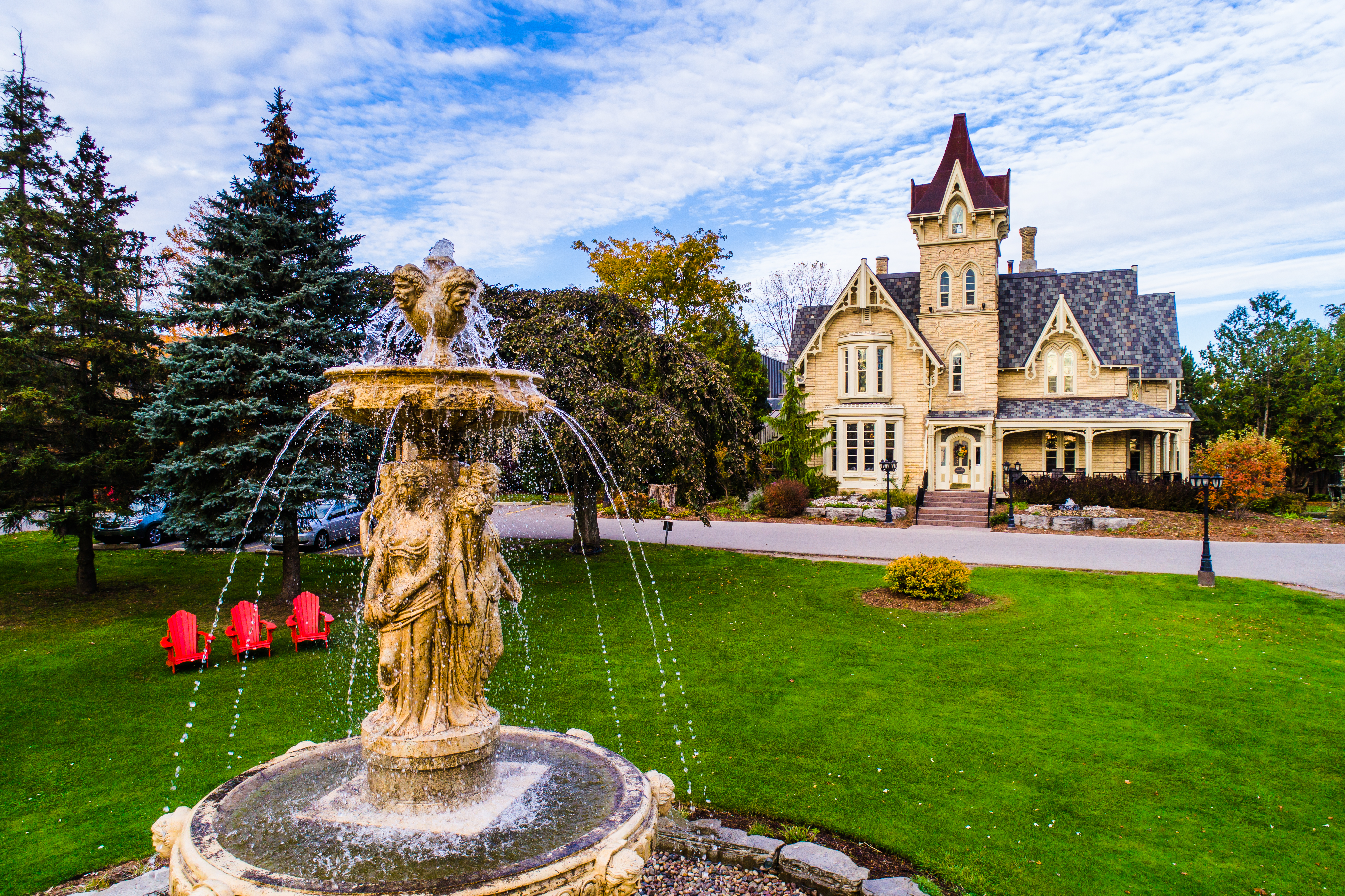 Elm Hurst Inn and Spa relaxing grounds