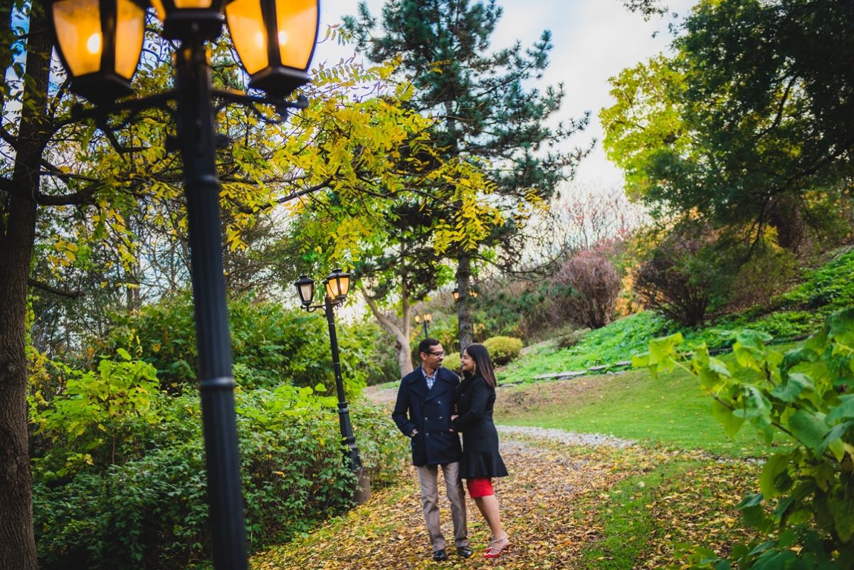 couple out for walk at the elm hurst inn