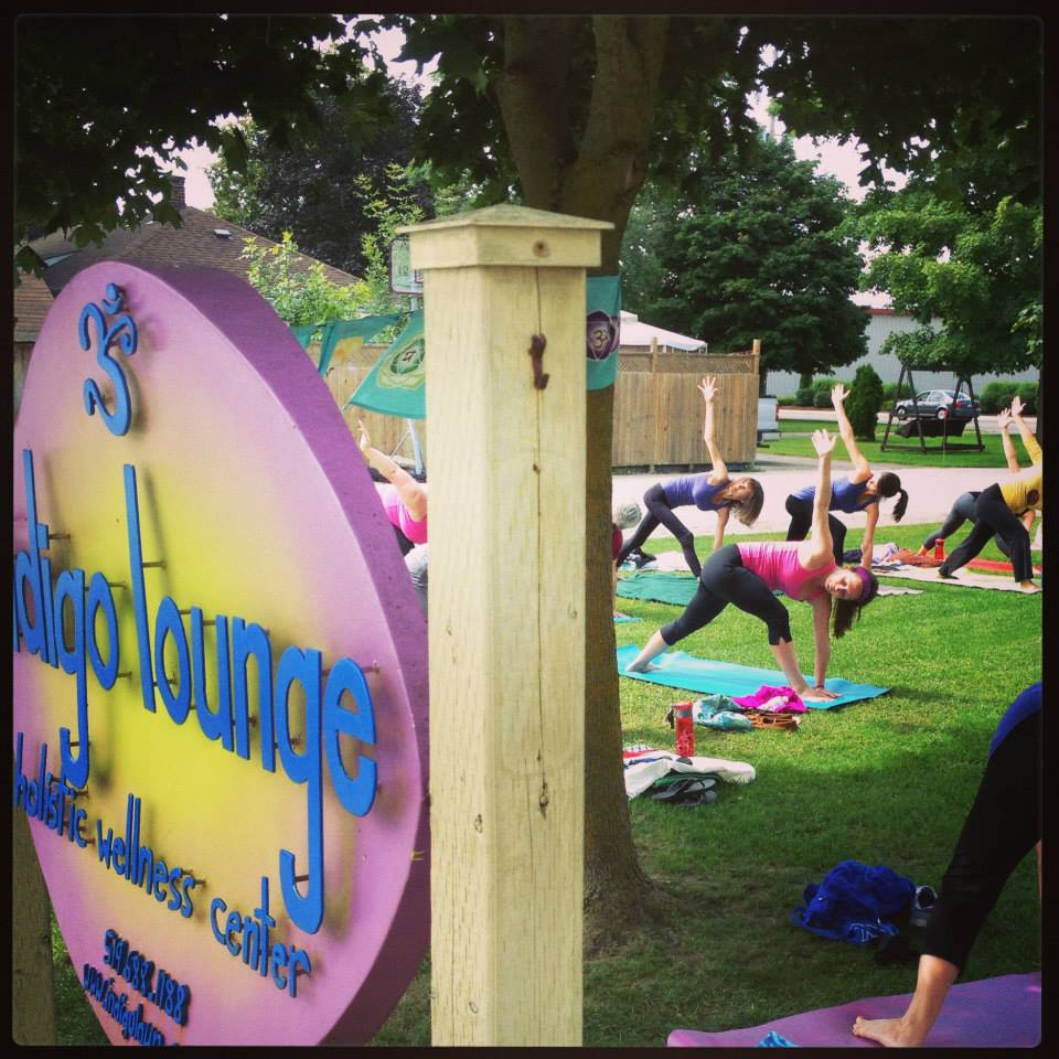 outdoor yoga class at the indigo lounge