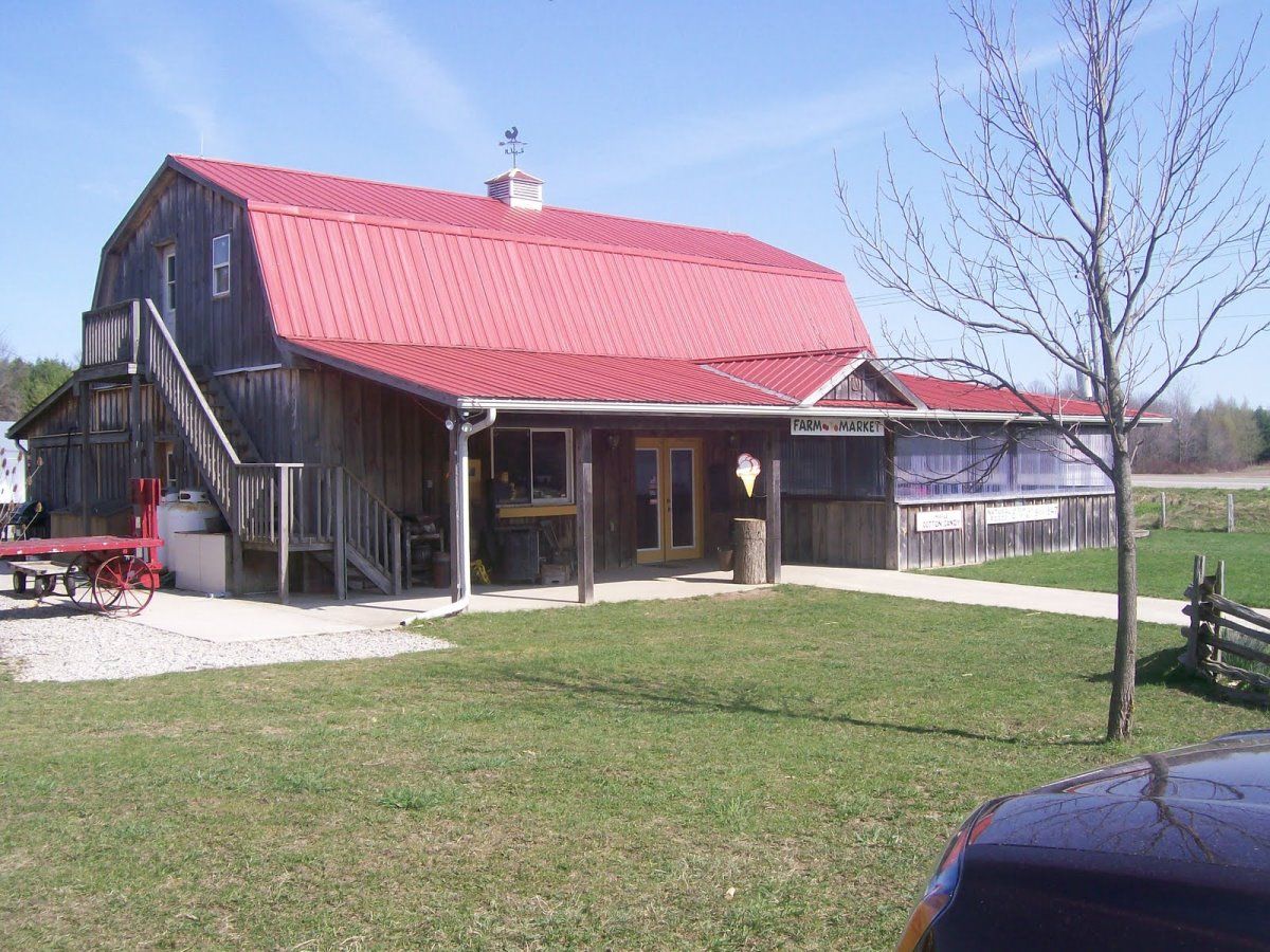 mccullys hill farm market exterior