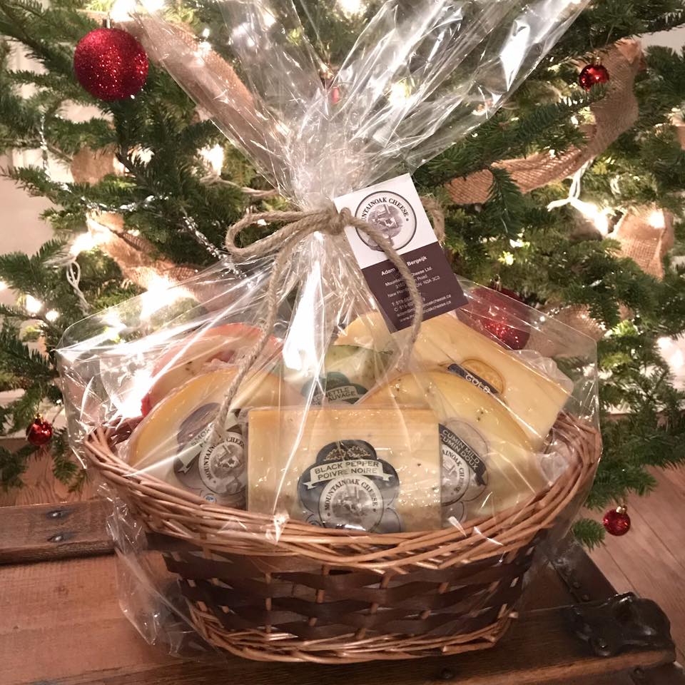 mountainoak cheese basket