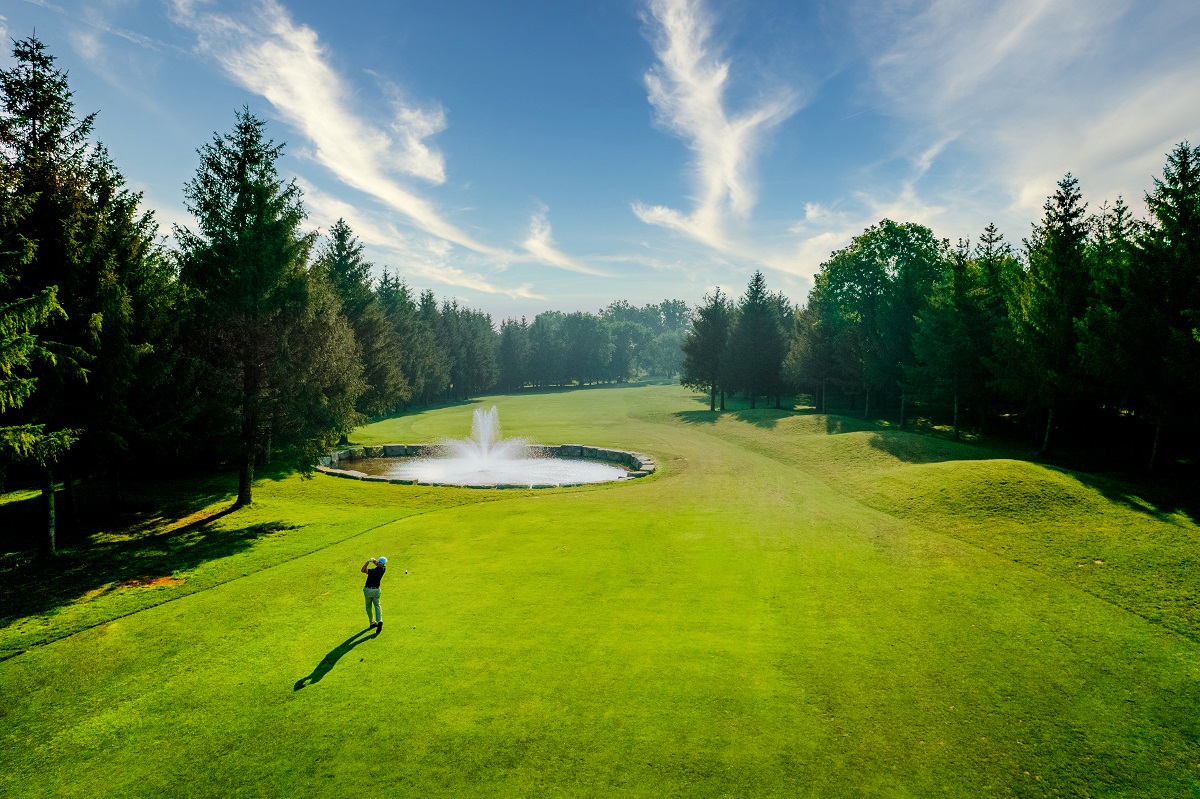 oxford hills golfing on green