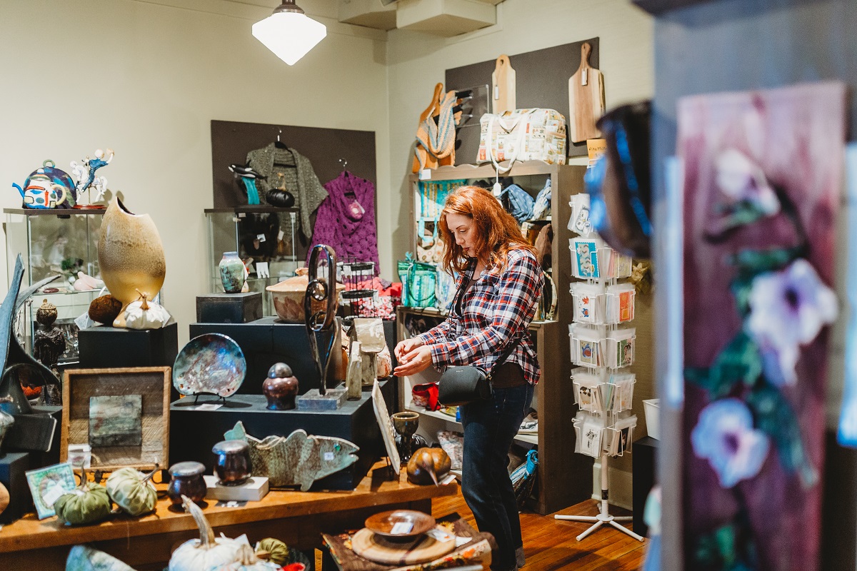 baggage room gift shop