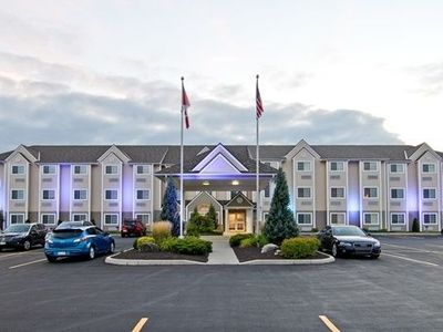 Best Western Plus Woodstock Inn & Suites